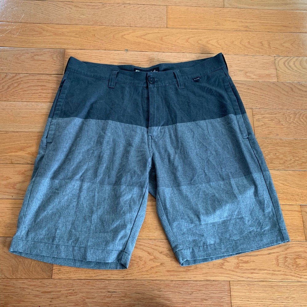 Travis Mathew Golf‎ Shorts Why Worry Mens 32 Gray Colorblock MSRP $85